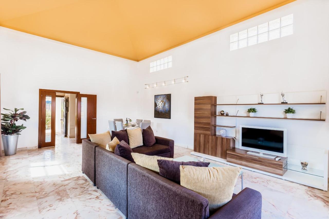 Villa Serenity Private Pool Corralejo By Holidays Home Exteriör bild